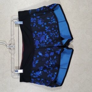 01558 Lululemon Athletica Speed Shorts Porcelain Black 10